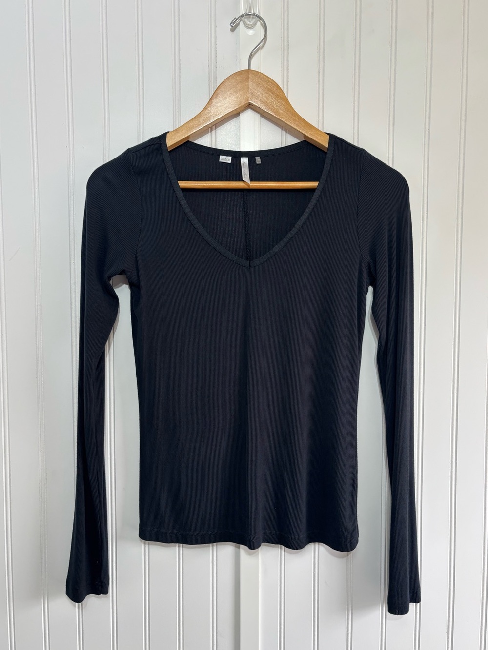 Travis Mathew Favorite Day Black Ribbed V Neck Long Sleeve Top XS
